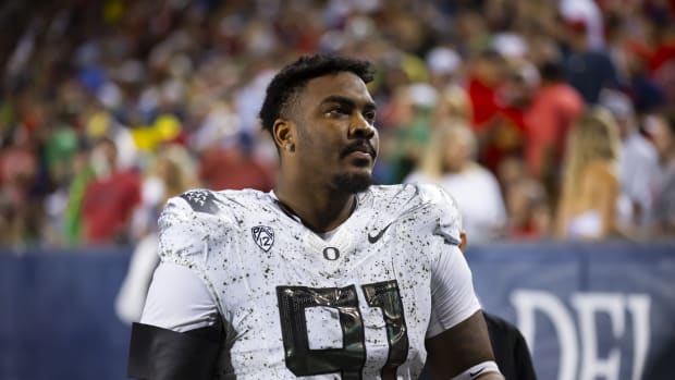 Oct 8, 2022; Tucson, Arizona, USA; Oregon Ducks defensive lineman Jordon Riley (91) against the Arizona Wildcats at Arizona Stadium.